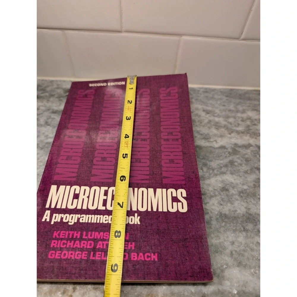 MACROECONOMICS:‎ A PROGRAMMED BOOK Prentice Hall 2nd Edition